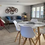 Private Pool & Garden - Walk To & Marbella