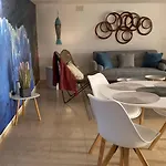 Private Pool & Garden - Walk To & * Marbella