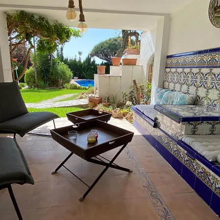 Holiday home Private Pool & Garden - Walk To & Marbella