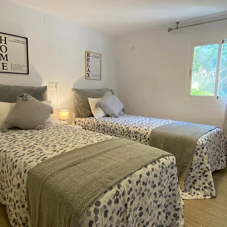 Private Pool & Garden - Walk To & Holiday home *