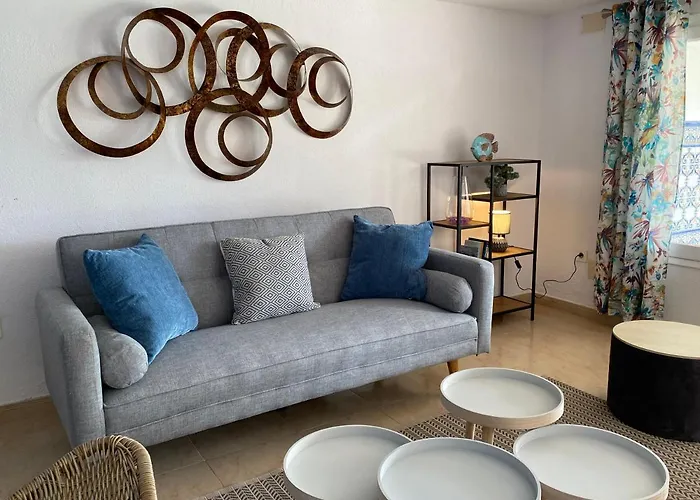 Private Pool & Garden - Walk To & * Marbella