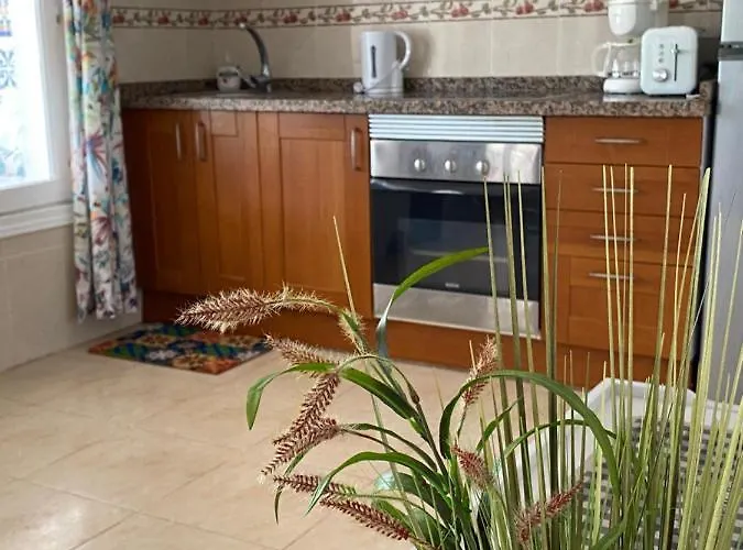 Private Pool & Garden - Walk To & * Marbella